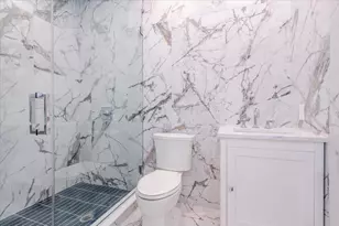 34 Woodland Pl, Great Neck, NY 11021 - Photo 32