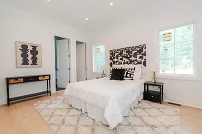 34 Woodland Place, Great Neck, NY 11021 - Photo 26