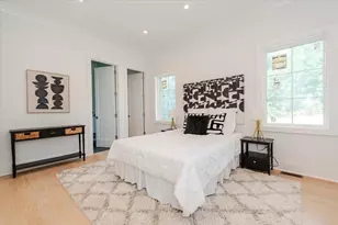 34 Woodland Pl, Great Neck, NY 11021 - Photo 26