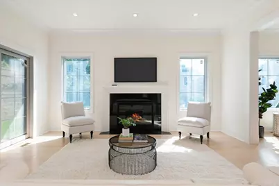 34 Woodland Place, Great Neck, NY 11021 - Photo 10