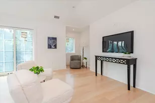 34 Woodland Pl, Great Neck, NY 11021 - Photo 24