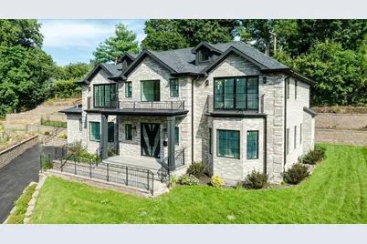 34 Woodland Place, Great Neck, NY 11021 - Photo 1