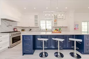 34 Woodland Pl, Great Neck, NY 11021 - Photo 18