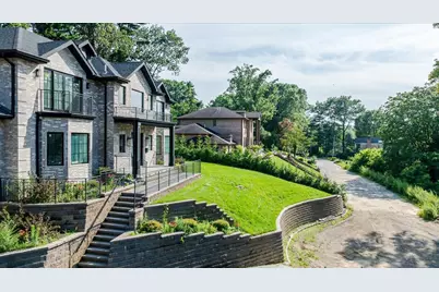 34 Woodland Place, Great Neck, NY 11021 - Photo 44