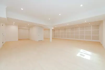 34 Woodland Place, Great Neck, NY 11021 - Photo 40