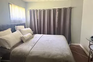 28 Pine St, Central Islip, NY 11722 - Photo 6