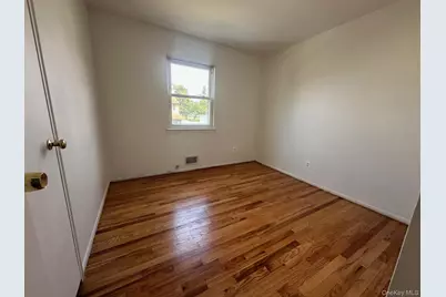 103 Wayne Street, Jericho, NY 11753 - Photo 12