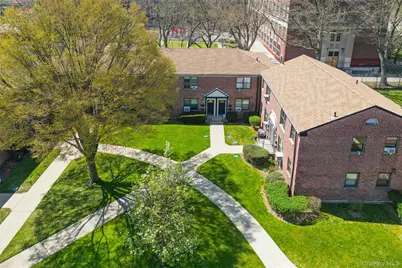 196-32 69th Ave #1st Fl, Fresh Meadows, NY 11365 - Photo 16