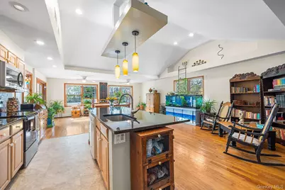 8 Oak Drive, New Windsor, NY 12553 - Photo 8