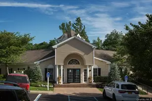 100 Vista View Dr, Farmingville, NY 11738 - Photo 4