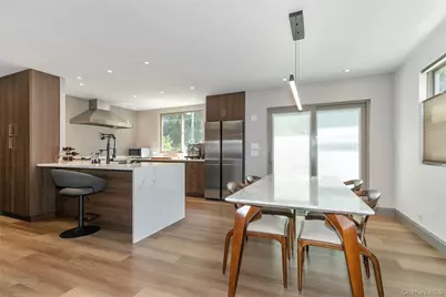 65 Oak Ridge Lane, Albertson, NY 11507 - Photo 8