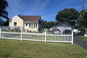 1776 Stein Dr Dr, Bay Shore, NY 11706 - Photo 2