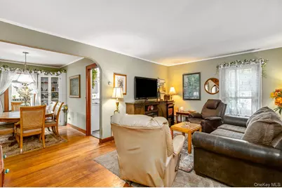 5660 Sound Avenue, Mattituck, NY 11952 - Photo 10