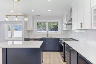 39 Stirrup Ln, Levittown, NY 11756 - Photo 8