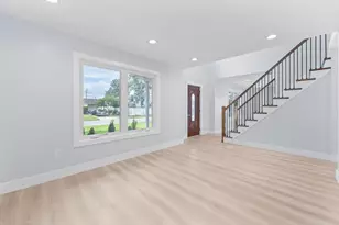 39 Stirrup Ln, Levittown, NY 11756 - Photo 6