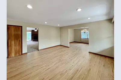 43 Elm Avenue, Glen Cove, NY 11542 - Photo 2