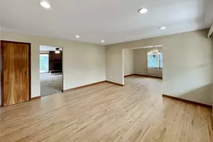 43 Elm Ave, Glen Cove, NY 11542 - Photo 2