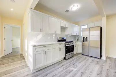 10551 Remington Street, Jamaica, NY 11435 - Photo 32