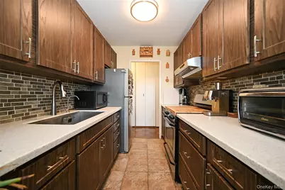 61-20 Grand Central Parkway #B 803, Forest Hills, NY 11375 - Photo 10
