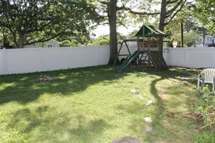 11 Roberts Rd, Shirley, NY 11967 - Photo 18