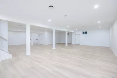 9 Friends Lane, Westbury, NY 11590 - Photo 32