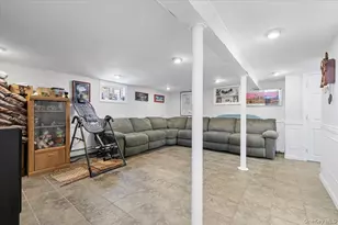 46 Knoll St, Lindenhurst, NY 11757 - Photo 26