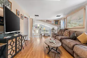 46 Knoll St, Lindenhurst, NY 11757 - Photo 18