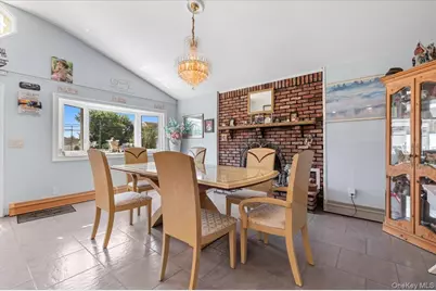 46 Knoll Street, Lindenhurst, NY 11757 - Photo 12