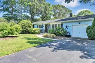 21 Holzman Dr, Hampton Bays, NY 11946 - Photo 18