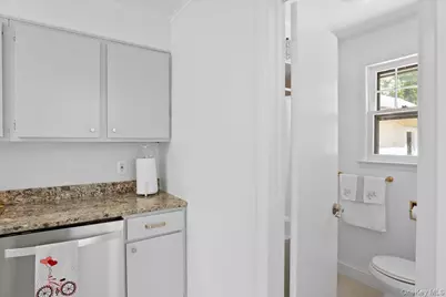 13 Potters Court, Great Neck, NY 11024 - Photo 14