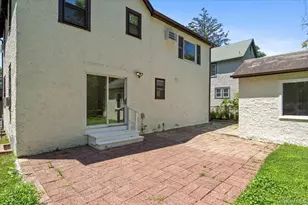 13 Potters Ct, Great Neck, NY 11024 - Photo 26