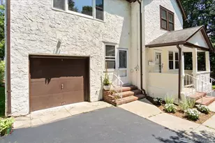 13 Potters Ct, Great Neck, NY 11024 - Photo 28