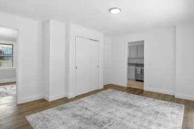 13 Potters Court, Great Neck, NY 11024 - Photo 8