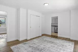 13 Potters Ct, Great Neck, NY 11024 - Photo 8