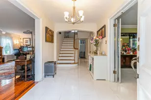 83-24 Edgerton Blvd, Jamaica, NY 11432 - Photo 4