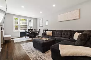 101 Old Mamaroneck Rd, White Plains, NY 10605 - Photo 2