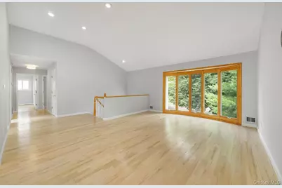 52 North Drive, Manhasset Hills, NY 11040 - Photo 12