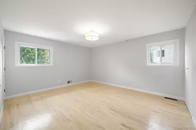 52 North Drive, Manhasset Hills, NY 11040 - Photo 26