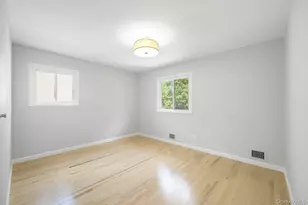 52 North Dr, Manhasset Hills, NY 11040 - Photo 28