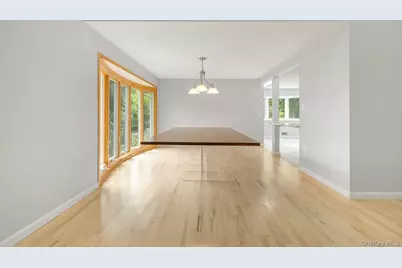 52 North Drive, Manhasset Hills, NY 11040 - Photo 16