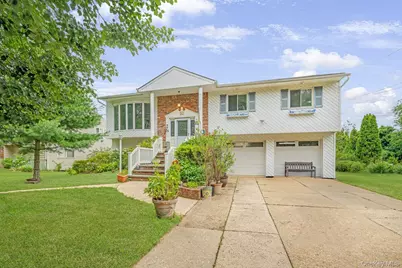 52 North Drive, Manhasset Hills, NY 11040 - Photo 1