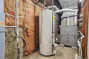 52 North Dr, Manhasset Hills, NY 11040 - Photo 38