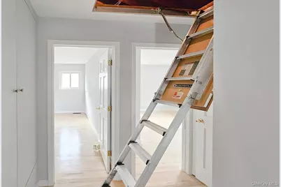 52 North Drive, Manhasset Hills, NY 11040 - Photo 40