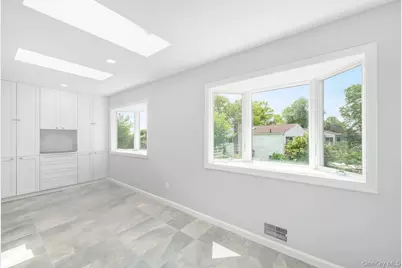 52 North Drive, Manhasset Hills, NY 11040 - Photo 20