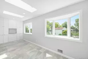 52 North Dr, Manhasset Hills, NY 11040 - Photo 20