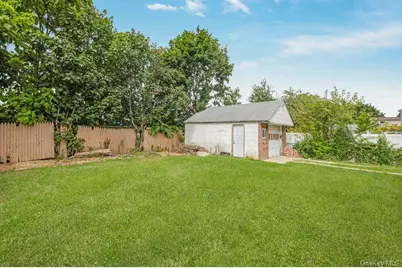 1033 Tulsa Street, Uniondale, NY 11553 - Photo 6