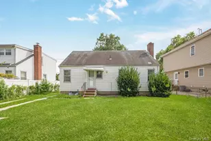 1033 Tulsa St, Uniondale, NY 11553 - Photo 4