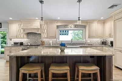 14 Thorman Lane, Huntington, NY 11743 - Photo 4