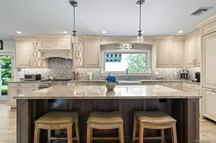 14 Thorman Ln, Huntington, NY 11743 - Photo 4