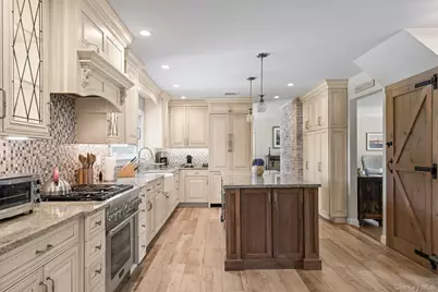 14 Thorman Lane, Huntington, NY 11743 - Photo 8